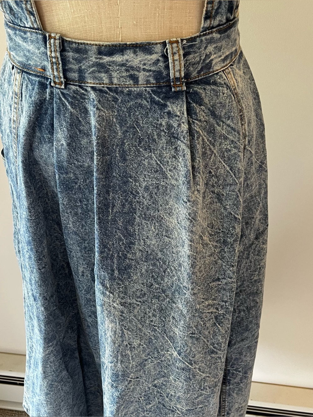 Vintage Acid Wash Denim Button-Front Pinafore Dress - Blue - Picture 4 of 6